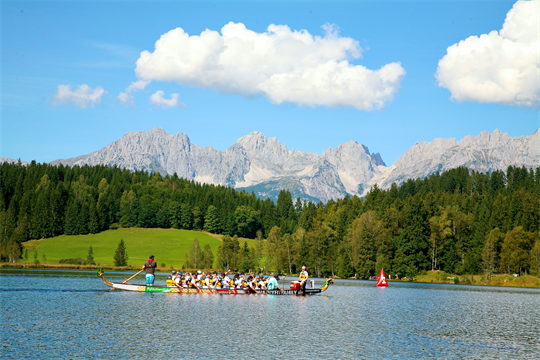 Drachenbootrennen am Schwarzsee